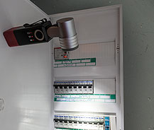 Magnetic lamp base, e.g. fuse box